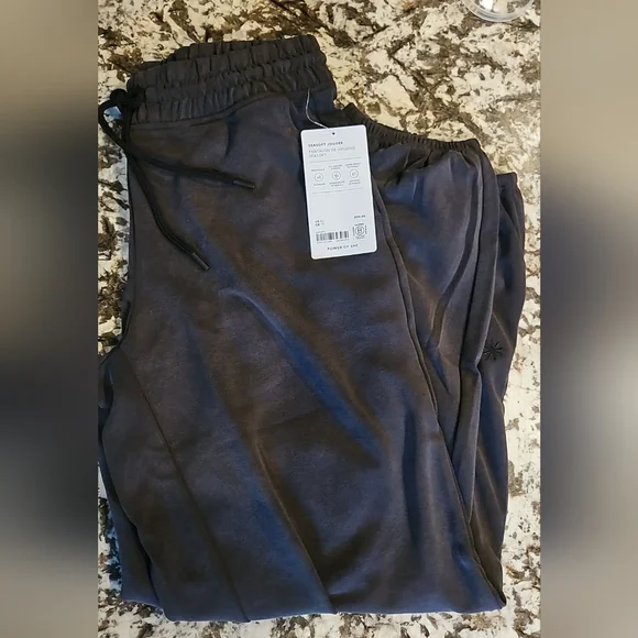 NWT Athleta Seasoft Jogger - Picture 2 of 2